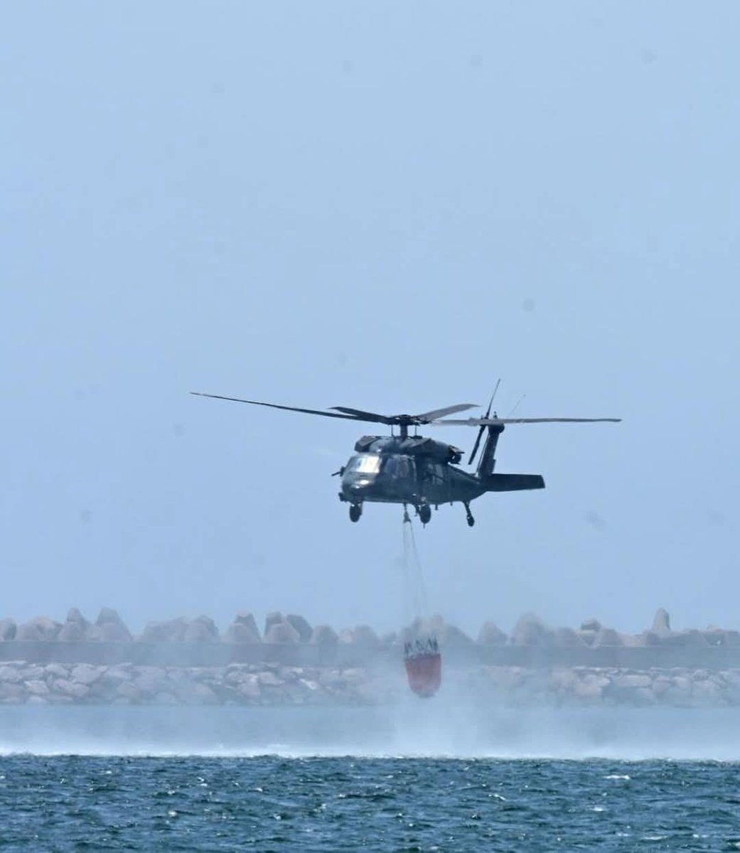الحريق في دويلة الإمارات التهم كل الخزانات بتروكيماويات لم يستطيعوا السيطرة عليه حتي الان !!
استخدموا الطيران وفشلوا !!
انتشار ومنع التصوير والاقتراب 😂 !!
الامارات تحترق ي جدعان !!
دعواتكم ترا دعوة المظلوم مستجابة !!
وشكرانيين،،
#الامارات_تقتل_السودانيين 
#الامارات_ترعى_الارهاب