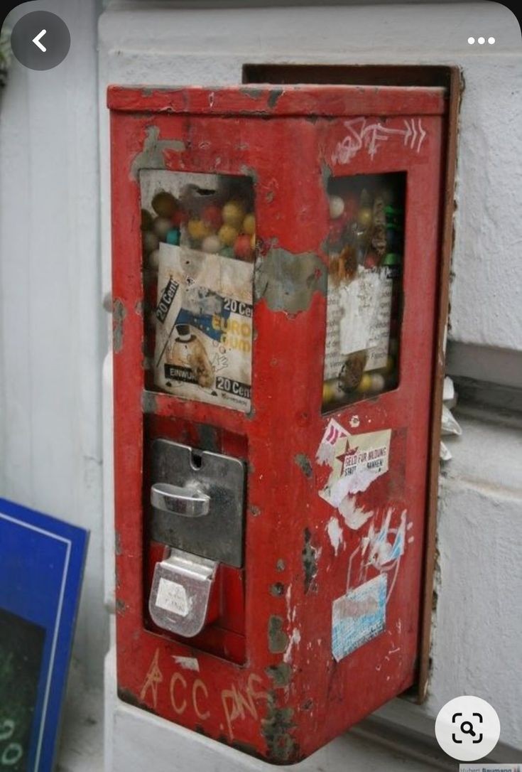 Lauterbachs Albtraum.
  Berge von Kinderleichen damals.
(Schmierenkonfektion;
Packterien!).
 Soya Rübensiehl von den Grünen Pillerberk:
'Selbsschußanlagen!'

 (gef <a href="/georg1268430987/">Rattenkönig</a> )
