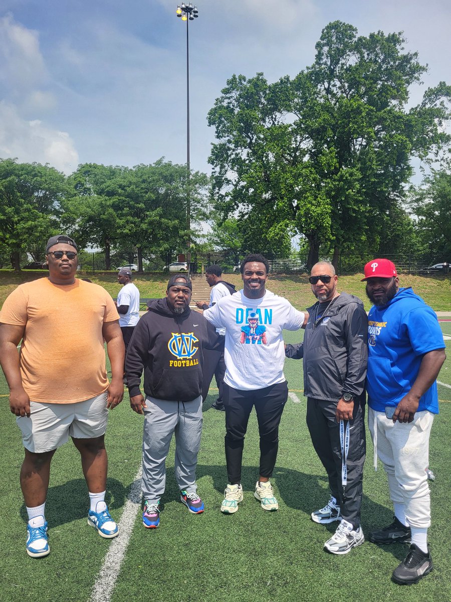 Coach Don Richardson (@coachdrich215) on Twitter photo Thanks <a href="/NakobeDean/">Nakobe Deanšš</a> on giving back to the youth today! West Catholic Prep Football was proud to help you out today! Thanks <a href="/NakobeDean/">Nakobe Deanšš</a> on giving back to the youth today! West Catholic Prep Football was proud to help you out today!