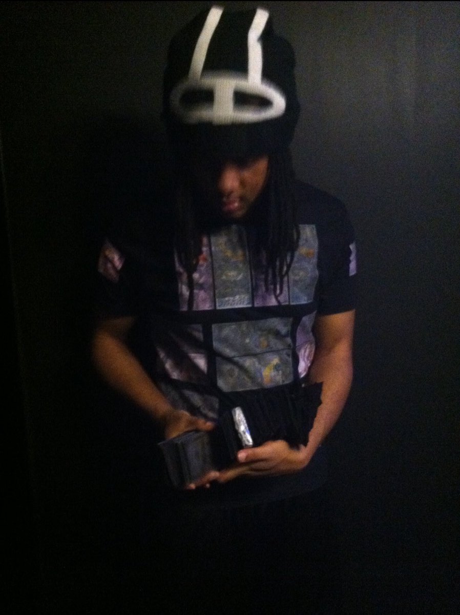 jtxp0's tweet image. black flag