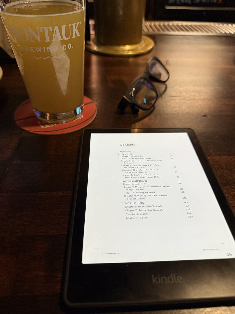 antoniogm's tweet image. Reading an early copy of Facebook’s head of growth/CMO @alexschultz’s book (perhaps the man most responsible for Meta having more users than Christianity) and it’s the best summary of modern performance marketing I’ve ever read. 

From high-level first principles to annoying…