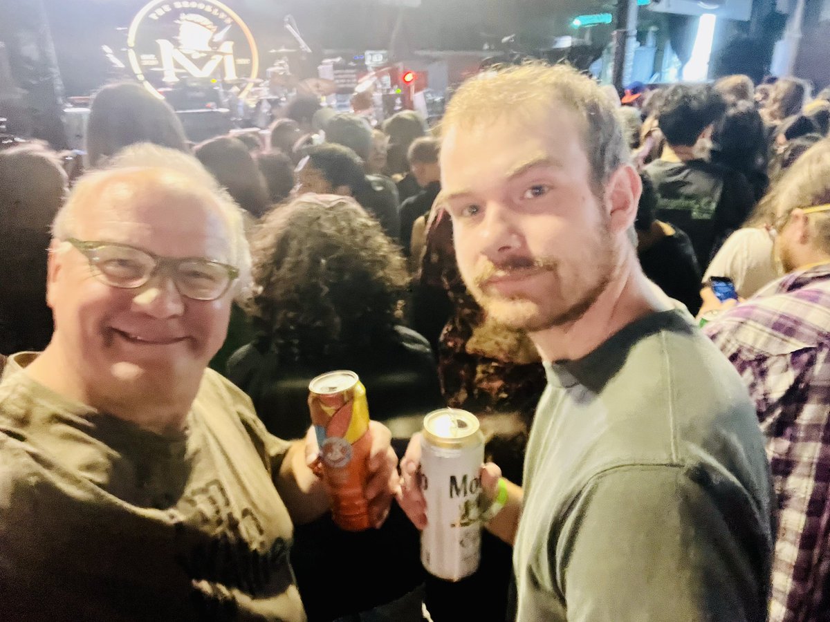 experiri's tweet photo. And we’re ready at the Brooklyn Monarch for @LosCampesinos!!!! https://t.co/lRuALySdZe