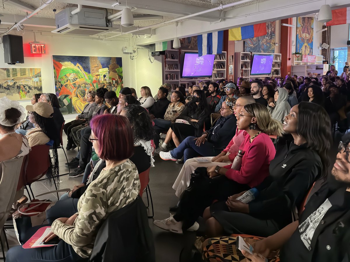 The People's Forum (@peoplesforumnyc) on Twitter photo 🎙️🔥HAPPENING NOW: Packed house for What Would the Ancestors Say?? A live one-woman show by <a href="/amandaseales/">Amanda Seales 🇬🇩✊🏾</a> 🎙️🔥HAPPENING NOW: Packed house for What Would the Ancestors Say?? A live one-woman show by <a href="/amandaseales/">Amanda Seales 🇬🇩✊🏾</a>