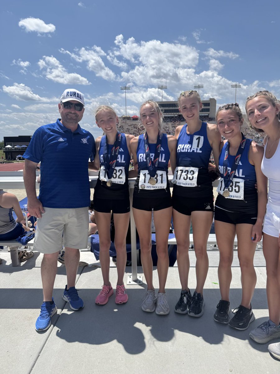 Just an Old AD and some 4x800 Studs!!!  ⁦<a href="/RuralTF/">WRTrack&Field</a>⁩
