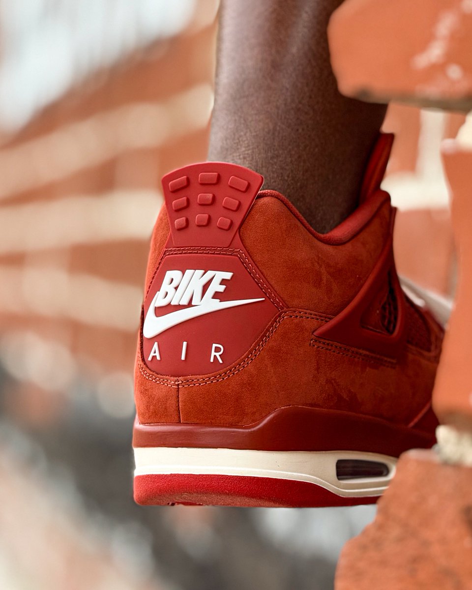 Dropped a Brickstape with <a href="/ALay05/">A'Lay</a> and <a href="/GabrielFortson/">Gabriel Fortson</a> today. Cant wait for them to share all the photos.

<a href="/NigelSylvester/">NIGEL SYLVESTER</a> x <a href="/Jumpman23/">Jordan</a> AJ4 “Brick by Brick” on 👣