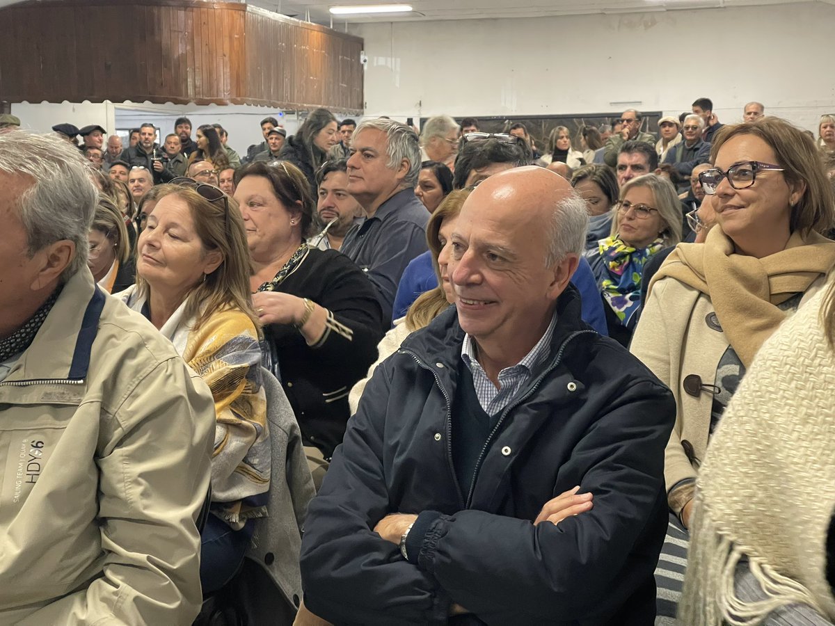 Mañana arranca junio.
En 28 días los convencionales del PN, deberán elegir el rumbo de nuestro partido.
Necesito a una persona bien blanca, con templanza y firmeza para defender en gobierno, la gestión de Luis, y para dar batalla cultural a la izquierda.
<a href="/JavierGarcia_Uy/">Javier García</a>