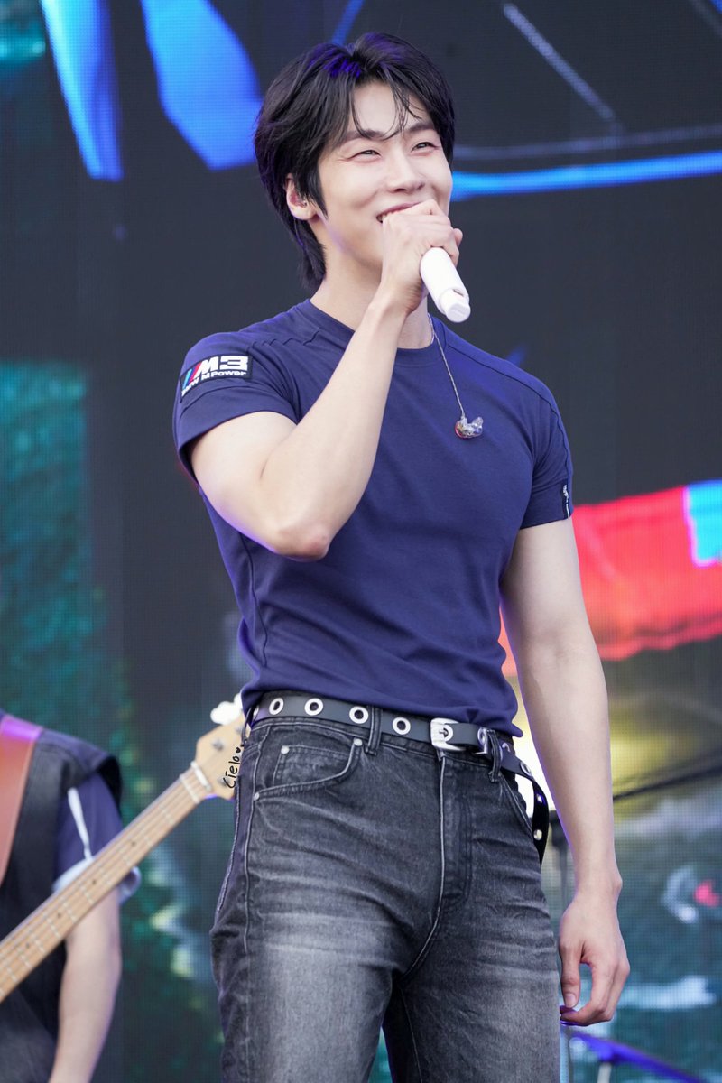 cielo_201014's tweet photo. 250531 BMW M FEST

😊

#NFlying #엔플라잉 #이승협 #BMW #드라이빙센터 https://t.co/HFeGZWGWhK