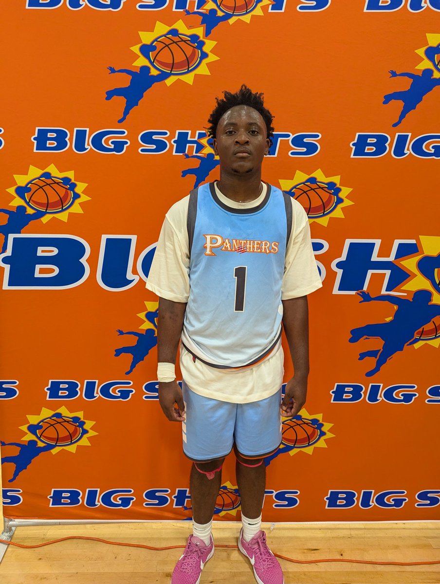 BigShotsGameMVP's tweet image. #BigShots #VaBeachJam
 
17U

Overlooked 55
#2 Kingston Young 16
#00 Kentrell Robinson 12

Panthers 47
#1 Mack Smith 21