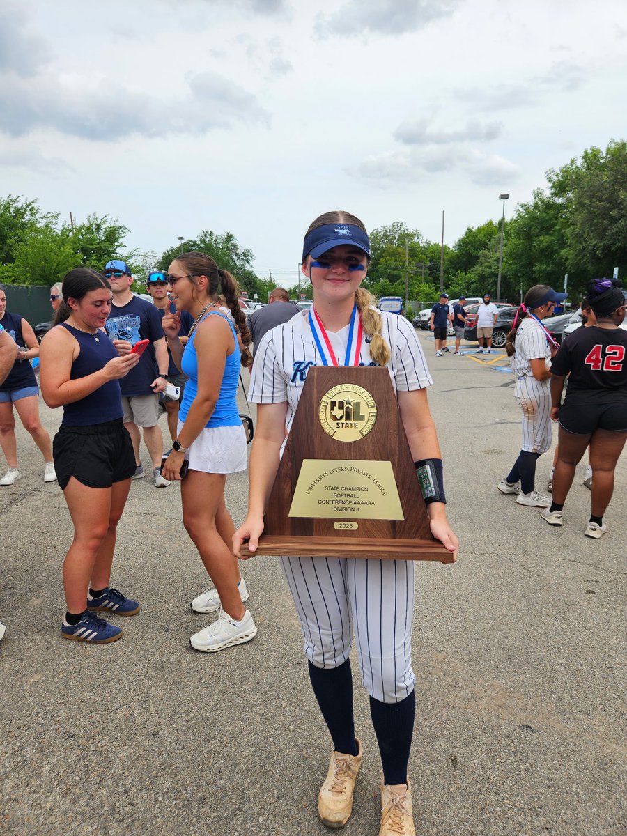 samanthatrzecki's tweet photo. STATE CHAMPS!!! Thank you everyone for such a great freshman year!! I couldn’t have asked for better teamates #provedit @TXRiptideCuyos @CujoTheBeast17 @uiltexas @londonmarderrr https://t.co/bQYjLvBQTh
