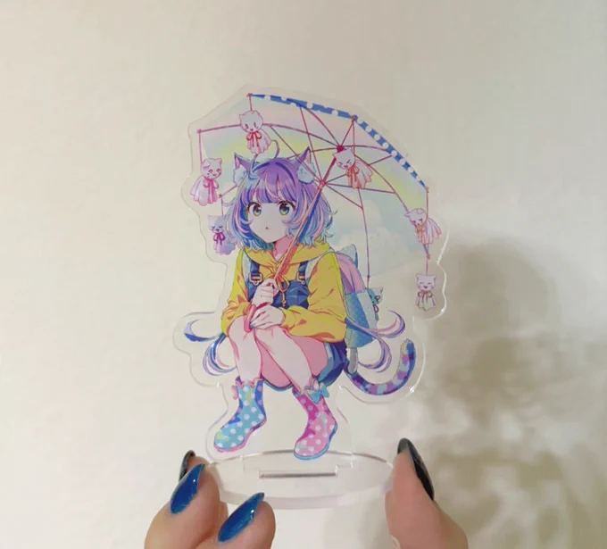 新刊セットのアクスタとクリアファイルです アクスタは背景が白いので分かりづらいですが傘部分が透けててかわよいです 保護フィルムが貼られてるので剥がしてから飾ってください