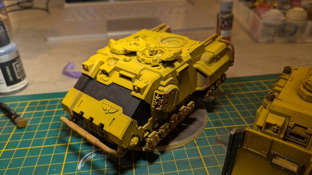 It's been a rough week, friends. A dear friend died and we had an emotional farewell yesterday. 'Only the good die young', they say. And damn is that true. 

Hope you all have a better week! Here's what I'm working on right now.