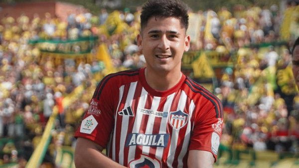 Tomy_ZJN's tweet photo. Delantero Centro:

- Kevin Viveros, 25 años, Atl. Nacuonal 
- Guillermo Paiva, 27 años, Junior
- Alfredo Morelos, 28 años, Atl. Nacional https://t.co/gDsVSW3gCn
