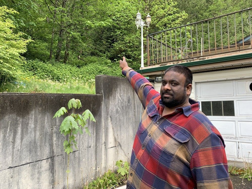 Could B.C. homeowners whose properties assessed at $2 over landslide risk be eligible for support after all? theprovince.com/news/bc-homeow…