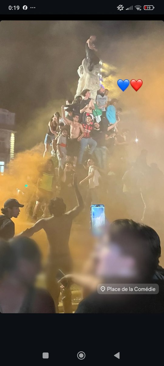 Timaz685921861's tweet image. Cette finale montre aussi la débilité et l'incohérence d'une génération. 

Une Génération sans histoire, sans racines, sans culture. 

Qui supporte un club sans le voir.
Qui fête que les grandes victoires.

Vous êtes à vomir 
#teammhsc #PSGINT