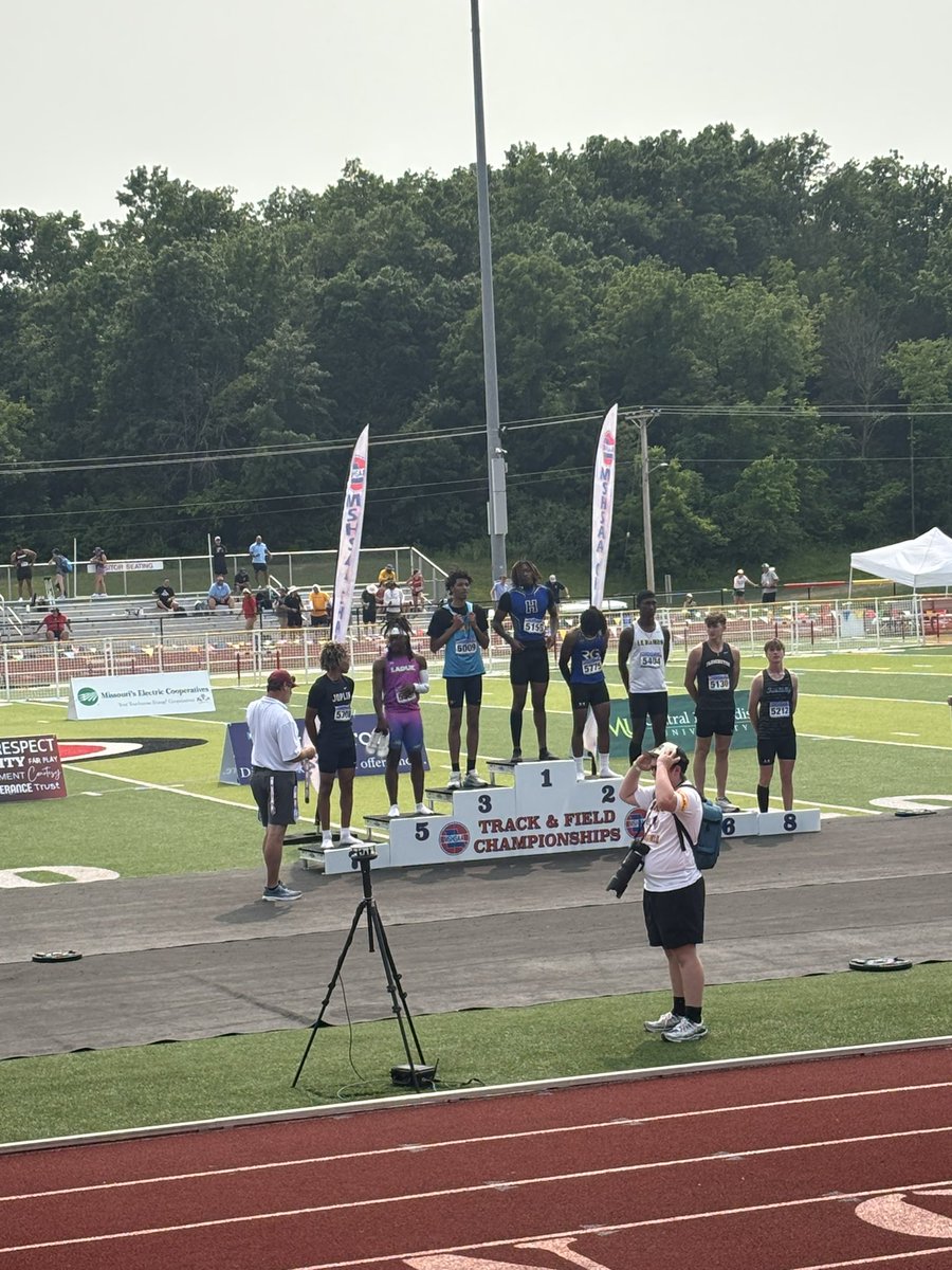 BattleAthletics's tweet image. 1st year of track &amp;amp; field, 1st year on the podium! Bring on senior year! #BattleBuilt