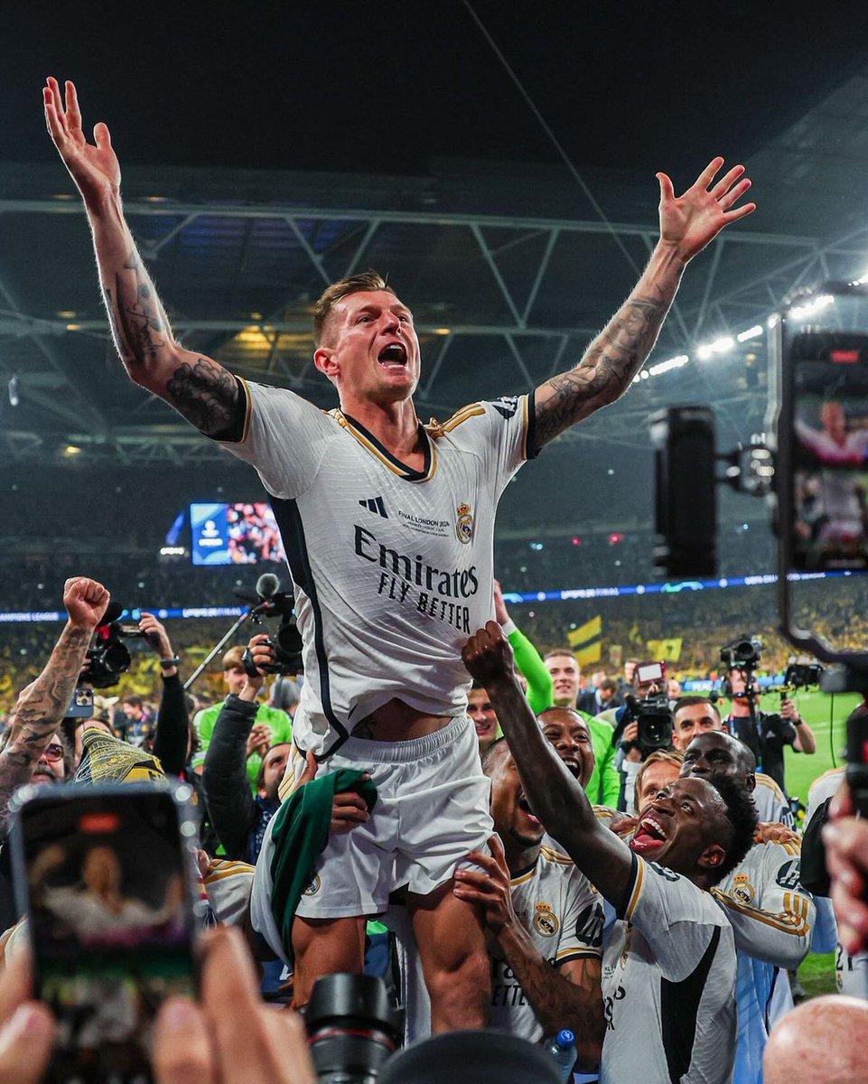 1 year ago today, Toni Kroos played his last ever match for Real Madrid.

What an epic ending it was. 🤍🏆
