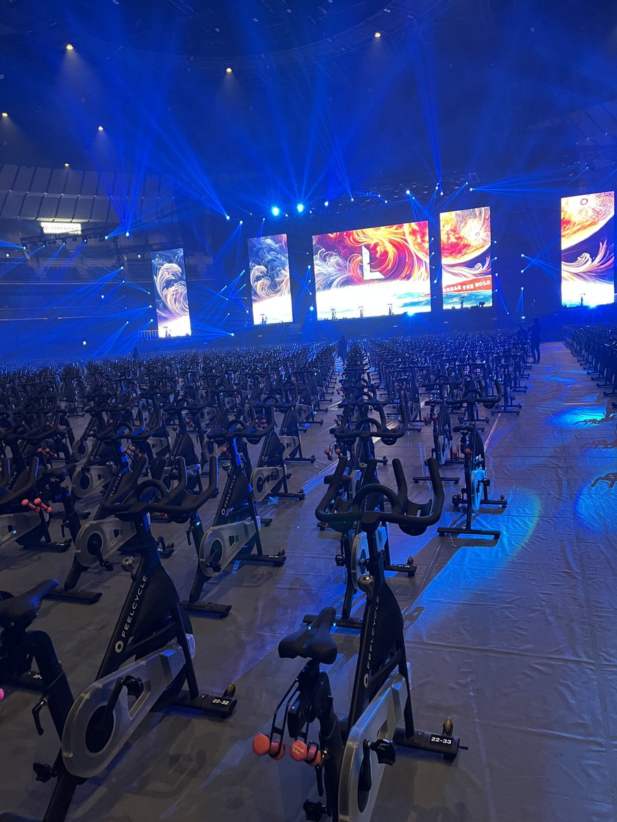 ismarkepro's tweet image. feelcycle luster2025🚲
昨日の公演も最高でした🎉
全力しすぎてかなりの筋肉痛ですが笑
最終日！今日も全力で漕いで楽しむ😄
#feelcycle #luster #横浜アリーナ