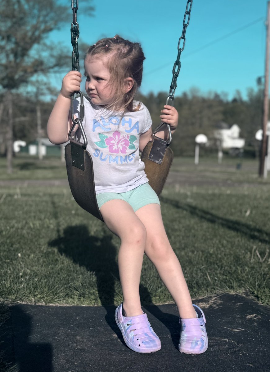 Lisa Engle tweet media