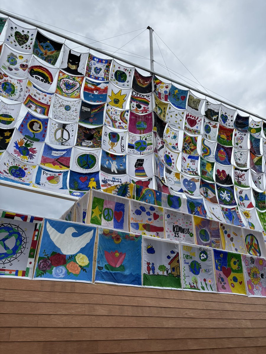 DoelTim's tweet image. Our team has built the mast and booms  for this display boat currently in Oakville on behalf of the Art Museum.