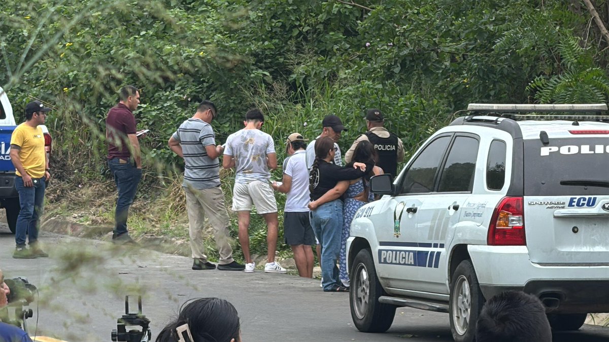 Crímenes macabros. ⚠️#Manabí |La mañana de este sábado 31 de mayo, en el sector Pile, del cantón Montecristi, ruta del Spondylus, cinco personas fueron hallada completamente incineradas dentro de un vehículo. Según las primeras investigaciones, entre las víctimas habría una
