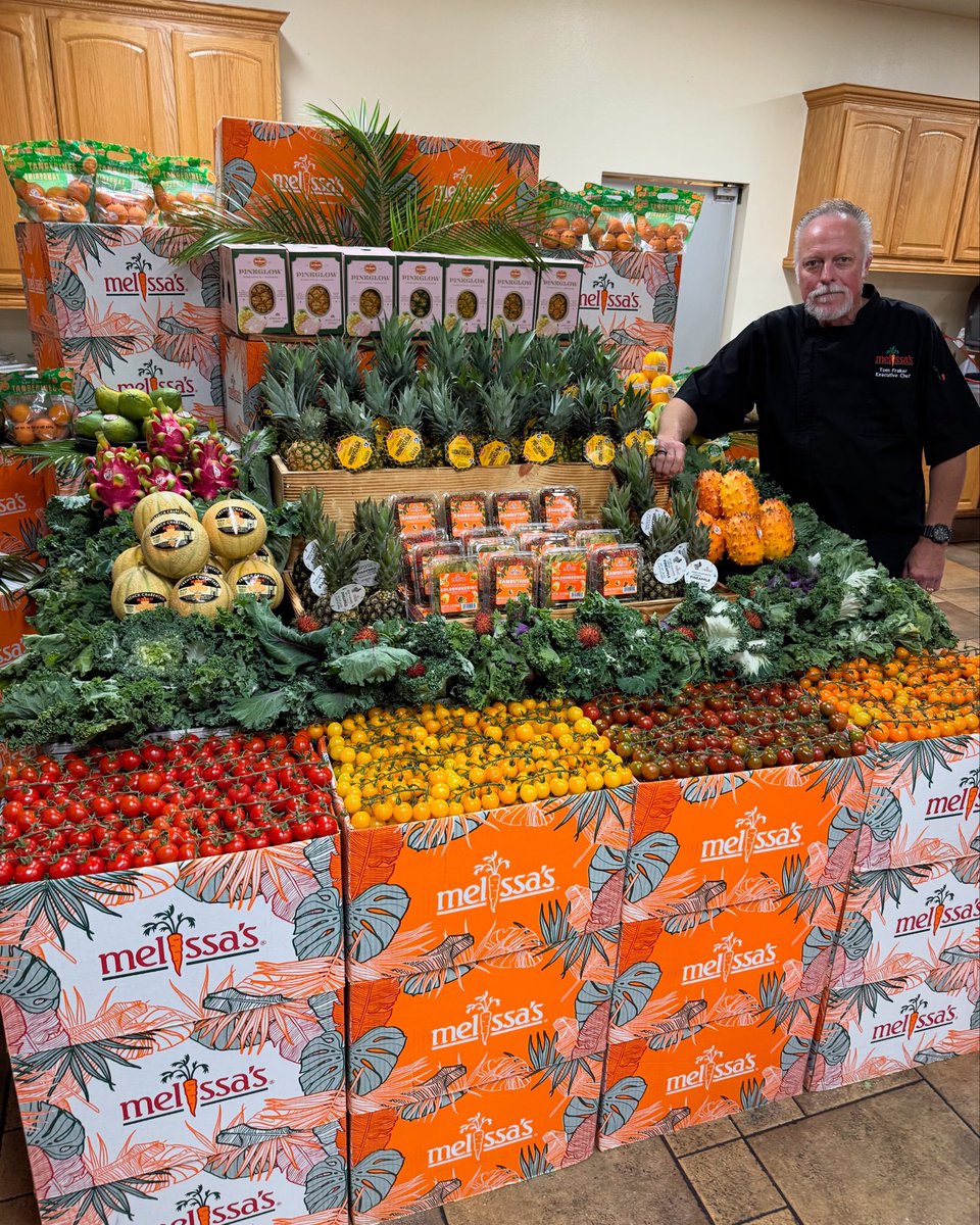 .<a href="/MelissasProduce/">Melissa's Produce</a> it’s time for the finest in Summer Produce and Sweets! Find all about the new dessert sauces in a collab with <a href="/FabbriUsa/">Fabbri USA</a> with <a href="/favoriteproduce/">Produce Expert Rob</a> only on <a href="/AngelsRadioKLAA/">Angels Radio AM830</a> 🥭 player.streamguys.com/klaa/sgplayer/…