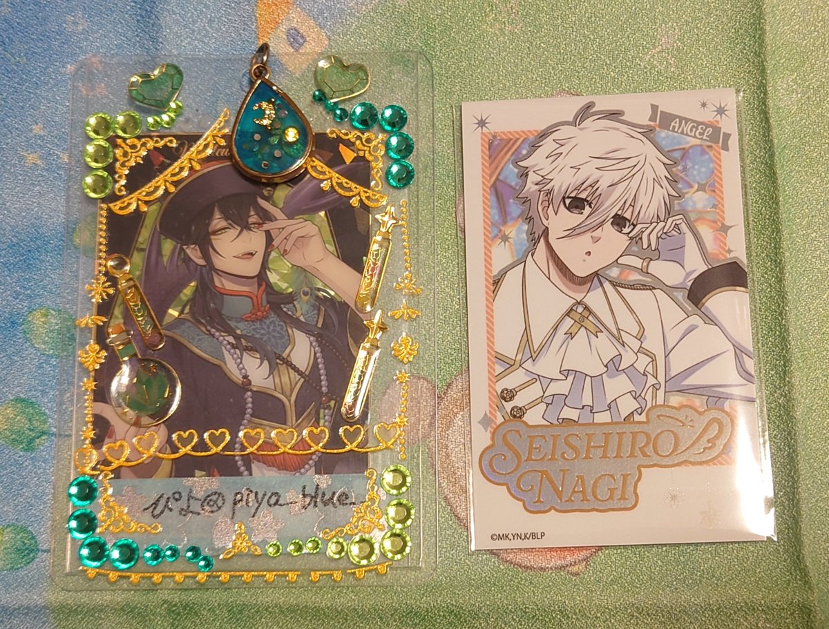 piyo__blue__'s tweet photo. ブルーロック ファボテリア 
チェキ風カード 天使と悪魔

譲:画像1,2参照
★潔、蜂楽、★御影、★凪、★冴、士道

求:同絵柄 凛 or 定価＋送料

※レア⇔レアの交換。
※ ★は交換のみ。
※ 潔（天使 等身）は初期汚れあり。
　画像3参照。

交換、譲渡いずれも郵送のみ。
よろしくお願いいたします。 https://t.co/x9s8rp1fbv