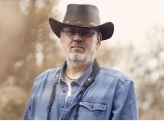 L’Abel Julien ens va ensenyar a conèixer i estimar els ocells, que és una via ràpida a la felicitat. Avui li hem agraït a Palau-Solità, el seu poble, escoltant què en deien savis com ell, amics, deixebles i família. Abel, mestre, t’enyorem tant! Gràcies <a href="/aulainatura/">Aula i Natura 🌲</a> i <a href="/ICOcells/">ICOcells</a>