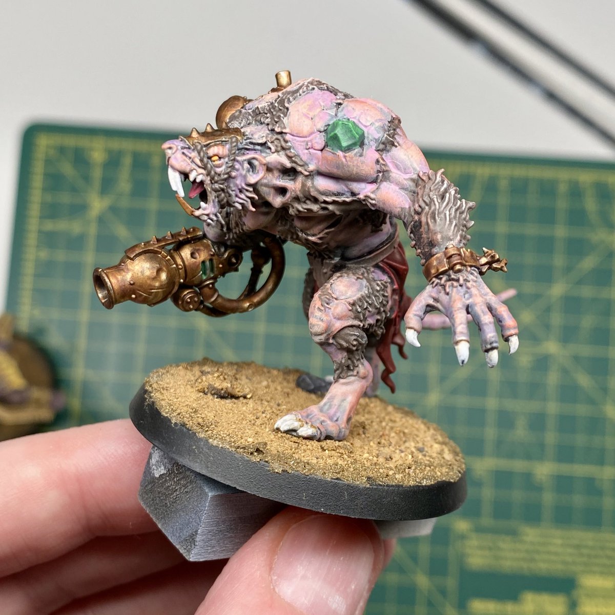 JD1047x's tweet photo. And for this fella I used Hardened Leather Speedpaint over silver metallic paint. I like the result. https://t.co/Z4KQLeBjj4