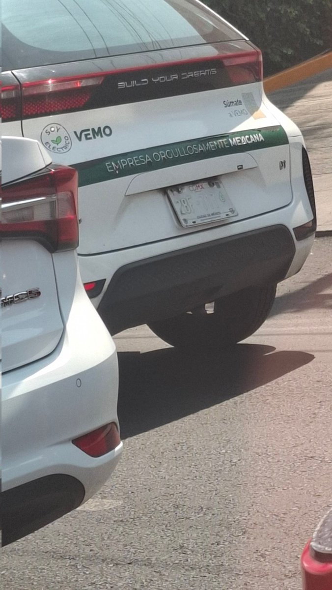 GeorgosR's tweet photo. @UCS_GCDMX @SSC_CDMX @SSPCMexico #Vemo #Placablanca #Placapintada 28F-717 Av universidad y MA Quevedo esto no es infracción? https://t.co/QFKCFyrk9o