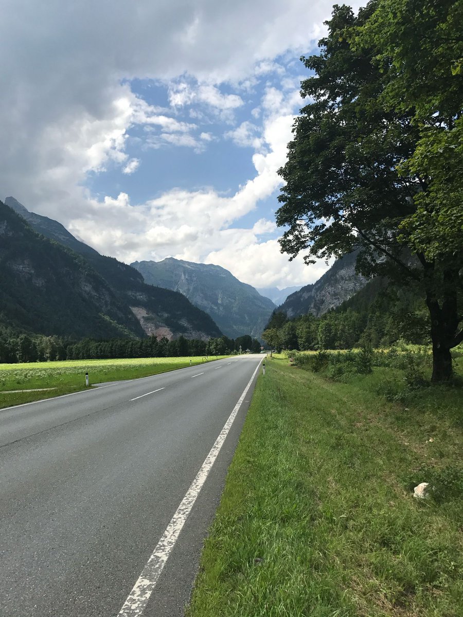 برنامج سياحي متكامل وجاهز لزيارة زيلامسي و كابرون:

🗺️ جدول يومي بأهم الأماكن
🏡 أفضل مناطق السكن
📌 خريطة سياحية محدثة
💡 نصائح مختصرة

👇🏻
traveldiv.com/zell-am-see-it…