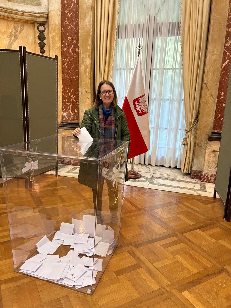 Już! 💪 #NawrockiPrezydent2025 

#TylkoNieTrzaskowski #ByleNieTuskiTrzaskowski   

📍Ambasada RP w Argentynie