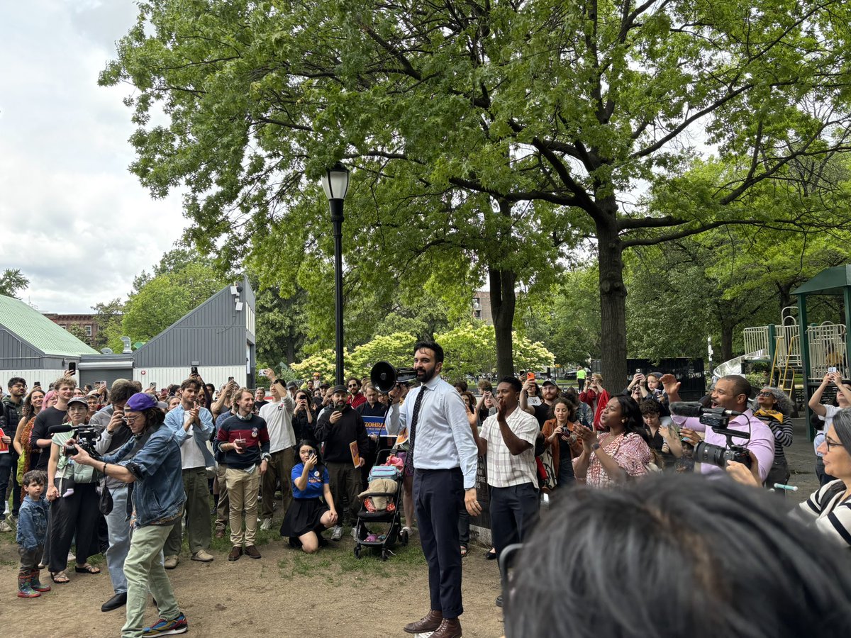 PL (@luc_pete) on Twitter photo Our momentum is unstoppable.
Going to elect my friend, former boss, and the next mayor of New York City <a href="/ZohranKMamdani/">Zohran Kwame Mamdani</a> Our momentum is unstoppable.
Going to elect my friend, former boss, and the next mayor of New York City <a href="/ZohranKMamdani/">Zohran Kwame Mamdani</a>