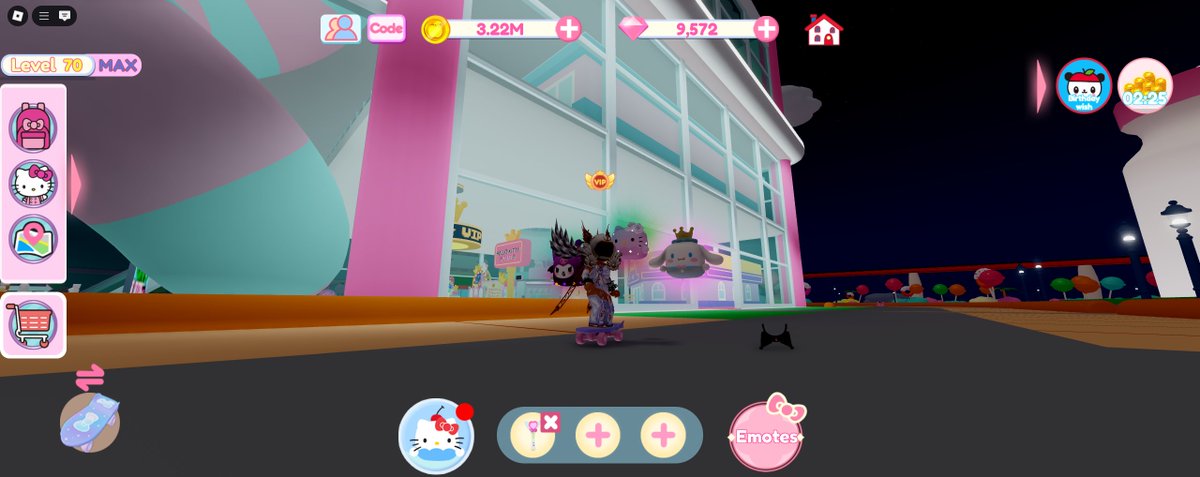 LeeshiPlays's tweet image. Why is this lost Kuromi headband STILL here?? I swear I mentioned this anomaly months ago............. 👀#roblox #HelloKittyCafe