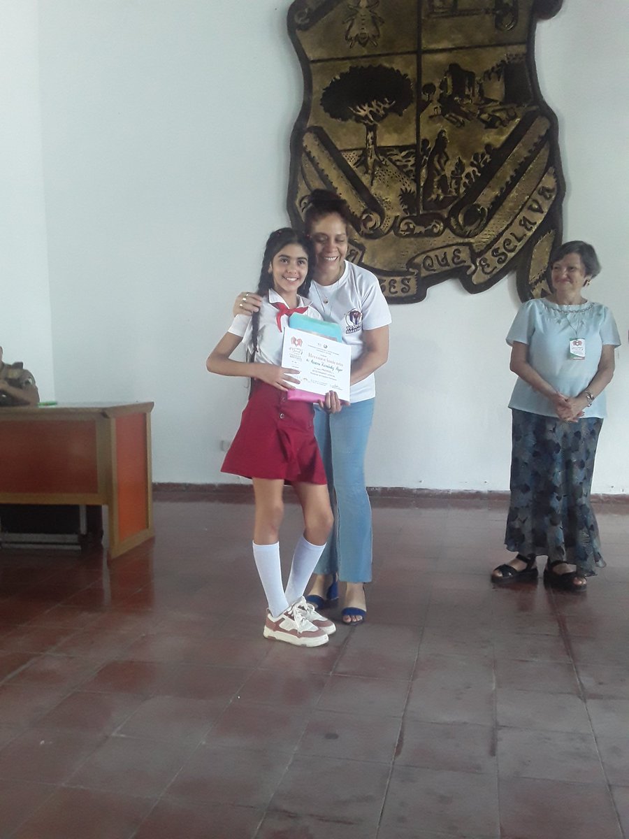 Desde la casa natal de Vicente García han sido premiados los delegados ganadores del Seminario Juvenil de Estudios Martianos donde Majibacoa obtuvo 2 premios.