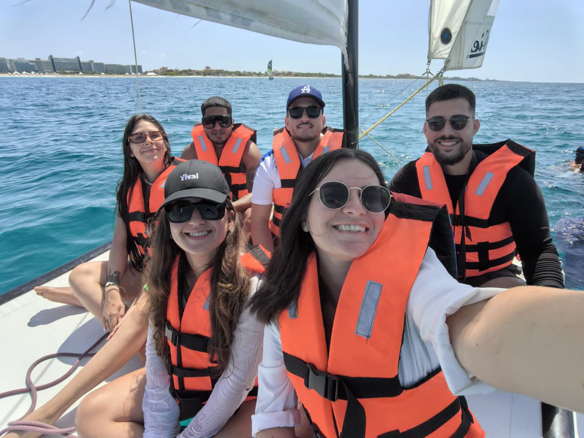 Disfruta cada día al máximo desde el <a href="/Hotel4Palmas_/">Hotel Cuatro Palmas</a>