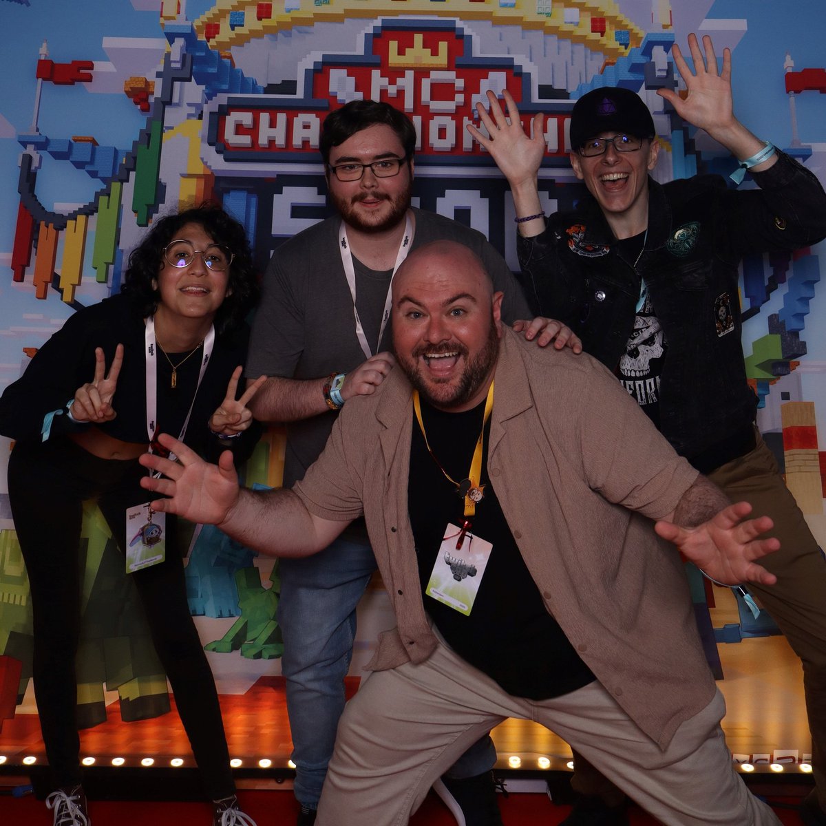 WadeBox (@wadebox) on Twitter photo We finally got the Rising 2 Lime Llamas together in person! 💚💚💚
I had an incredible day chatting away to everyone, and can't wait to see you all in the <a href="/TwitchRivals/">Twitch Rivals</a> arena tomorrow! We finally got the Rising 2 Lime Llamas together in person! 💚💚💚
I had an incredible day chatting away to everyone, and can't wait to see you all in the <a href="/TwitchRivals/">Twitch Rivals</a> arena tomorrow!