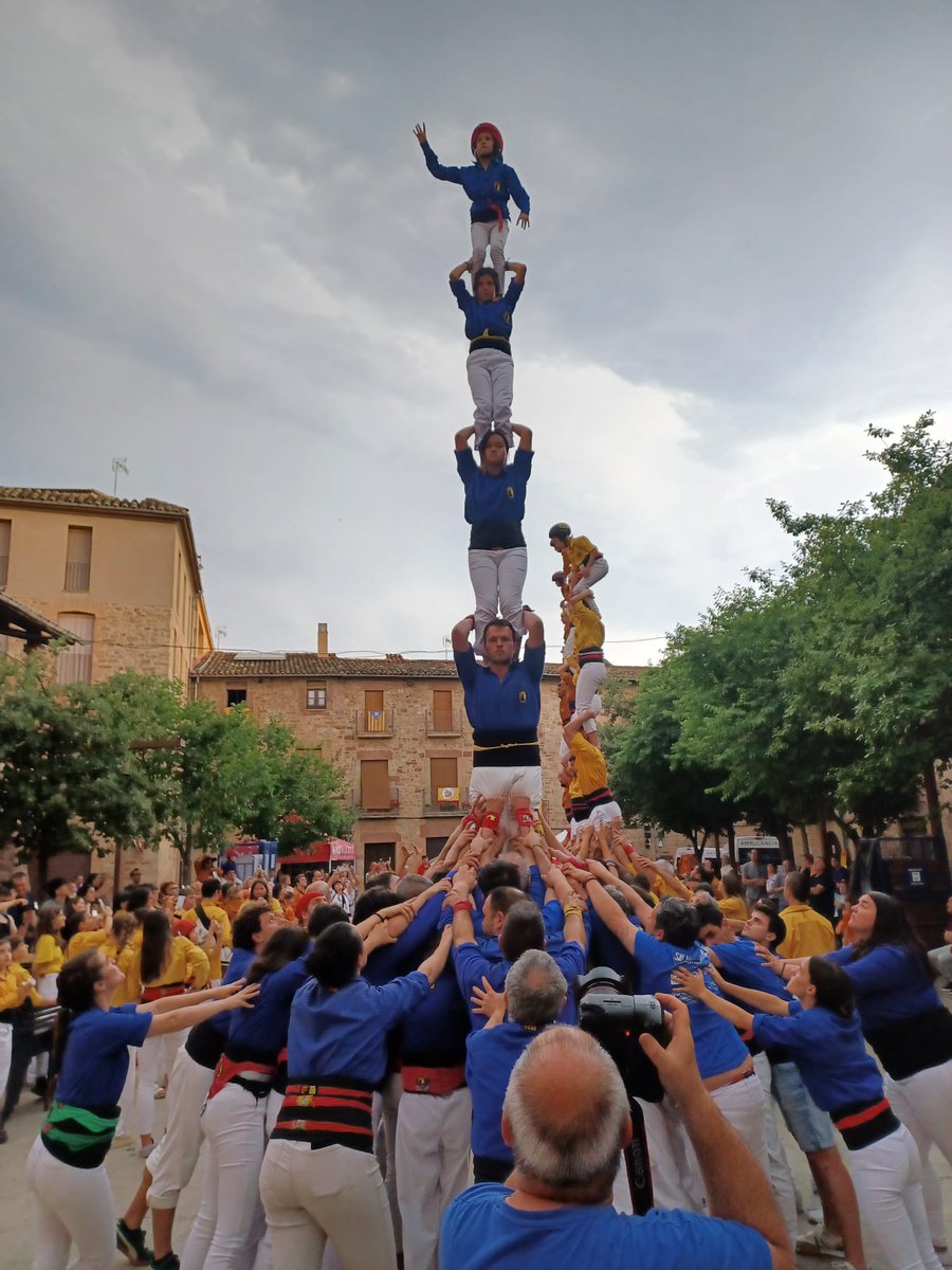 cdberga's tweet photo. Avui a Santpedor hem descarregat 2p4, 4d7, 5d6, 3d7, 1p5, i 2p4💙
Gràcies @castellersdesantpedor @sagalsdosona @maduixots
#castellers #castells #cdberga #AllòQueValLaPena #Berga #Berguedà #castellersdeberga #femcastells #femcomarca https://t.co/7AVhc78zNS