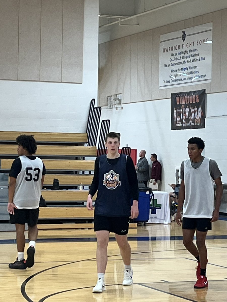 Jewlz💎 (@jewlzonthemic) on Twitter photo 🚨BOYS HS ELITE COMBINE🚨
Very impressed with the versatility of <a href="/hurst_hagen/">Hagen Hurst</a>
At legit 6’8 Hurst has the ability to initiate offense from the perimeter, has good footwork inside and has soft touch from the mid range.
<a href="/AlamoCityHoops1/">Alamo City Hoops</a> 🚨BOYS HS ELITE COMBINE🚨
Very impressed with the versatility of <a href="/hurst_hagen/">Hagen Hurst</a>
At legit 6’8 Hurst has the ability to initiate offense from the perimeter, has good footwork inside and has soft touch from the mid range.
<a href="/AlamoCityHoops1/">Alamo City Hoops</a>