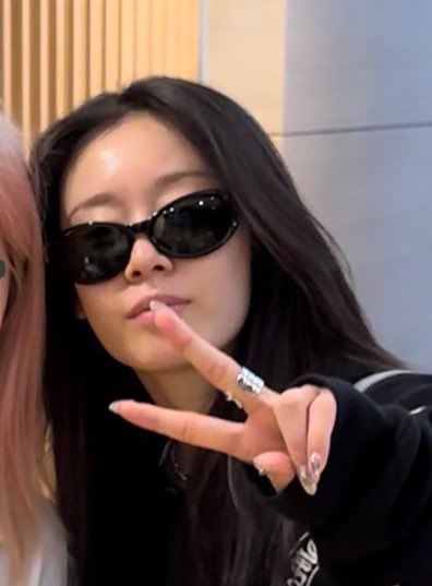 Like_JIYEON_E's tweet photo. 간zi폭발 멋쟁이 냉미녀모드 박지연 너무 좋아ㅠ https://t.co/jl9ui6oGOQ