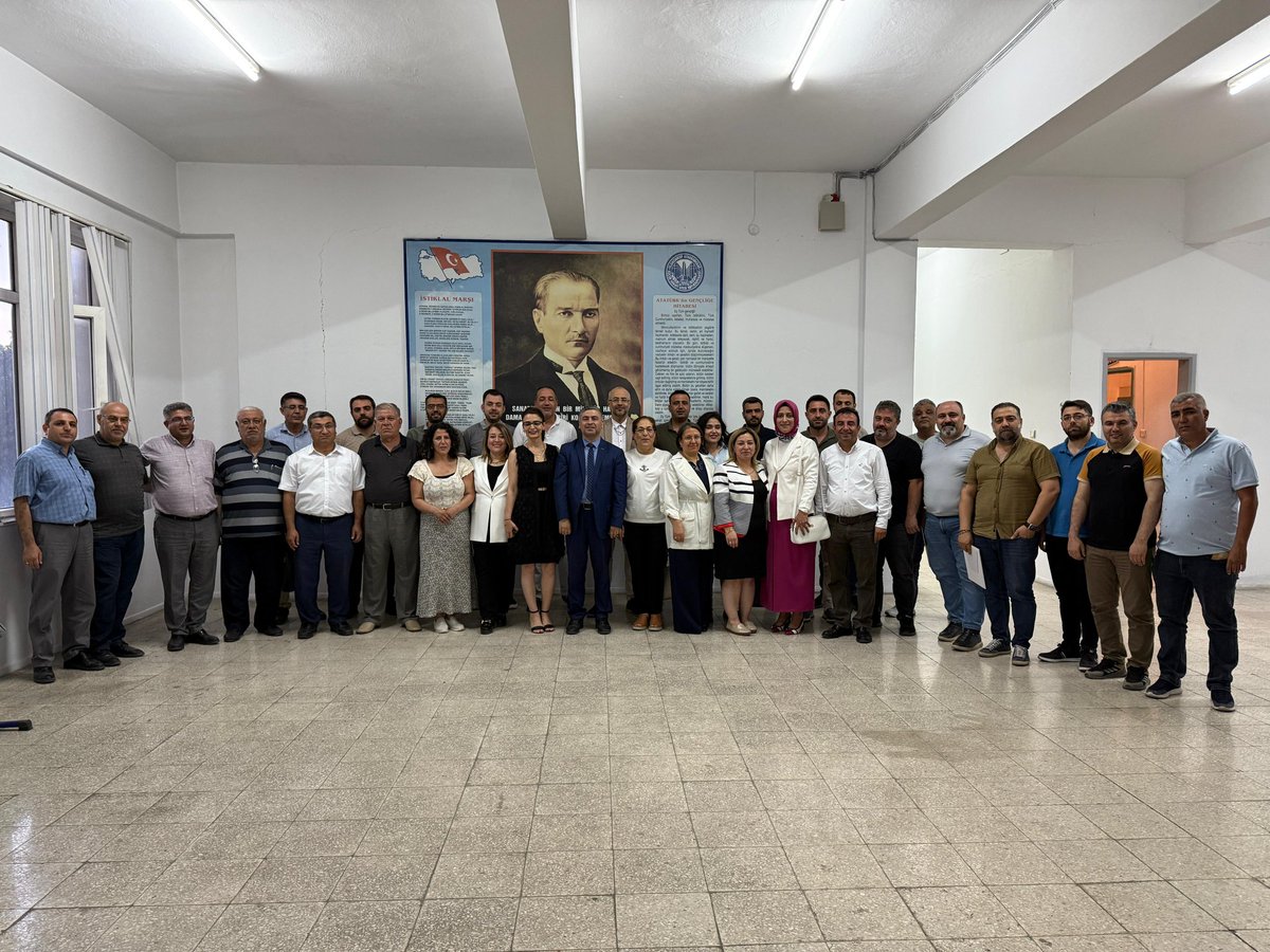 Her geçen gün daha da güçleniyoruz!
Seçime sayılı günler kala kenetlendik, kararlılığımızı pekiştirdik.
Bu sadece bir toplantı değil, Etkin Grup’un birlikte yazdığı bir başarı hikayesinin yeni bir sayfası.
Hazırız, birlikteyiz, geliyoruz!