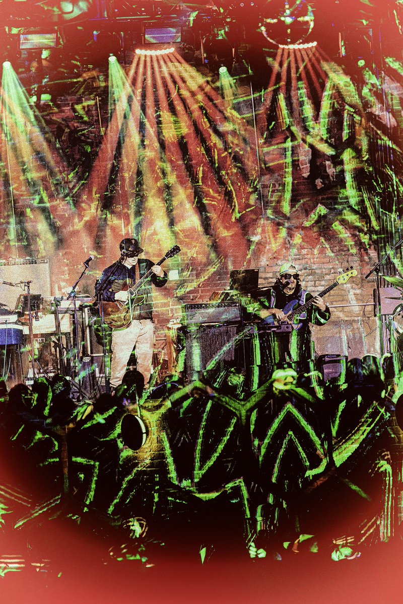 Lettuce (@lettucefunk) on Twitter photo Made it to Jakarta! 🇮🇩 After two amazing shows in Hannover — including one sold-out night — we’re buzzing and ready to bring the FUNK to <a href="/JavaJazzFest/">Java Jazz Festival</a>!!
Lett’s go! 🥬🎶
📸 Evan Duly Made it to Jakarta! 🇮🇩 After two amazing shows in Hannover — including one sold-out night — we’re buzzing and ready to bring the FUNK to <a href="/JavaJazzFest/">Java Jazz Festival</a>!!
Lett’s go! 🥬🎶
📸 Evan Duly