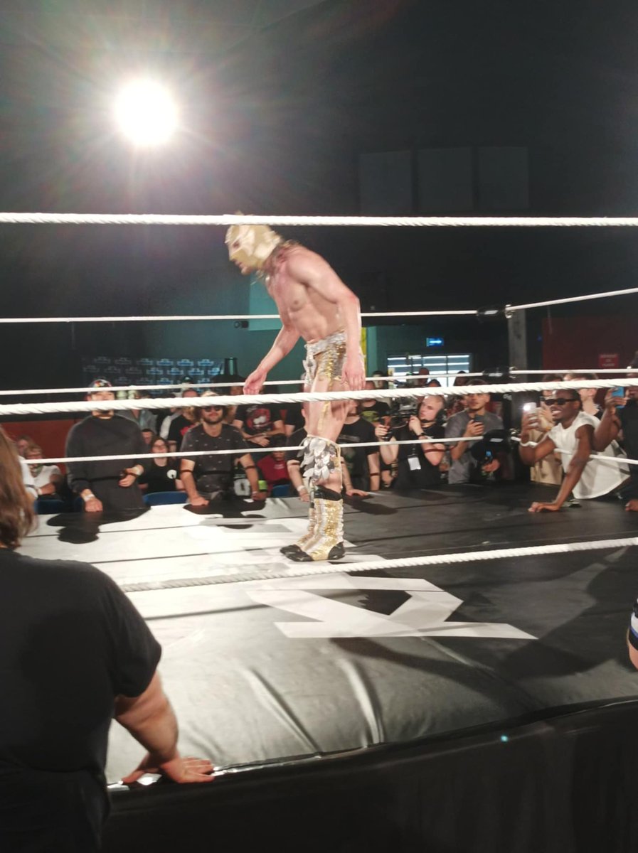 Résultat

KHAO JOUR DE PAYE

Aigle Blanc a battu Luke Jacobs

<a href="/PetrusWrestling/">Petrus Wrestling Figures</a>