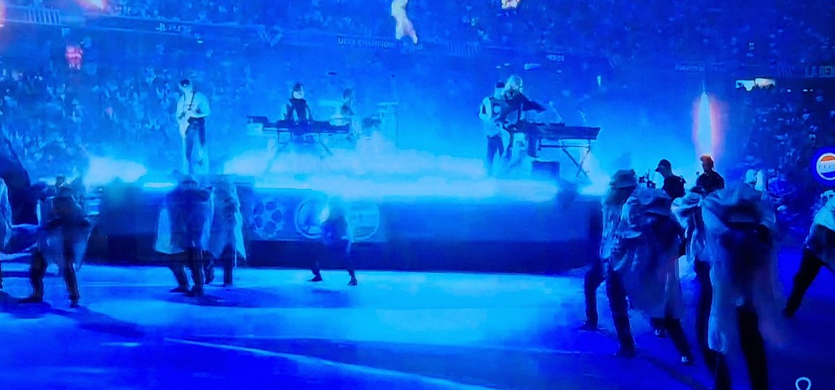 What's this all about ?.....a band on before the CL final?....rather pathetic attempt to imitate  the superbowl