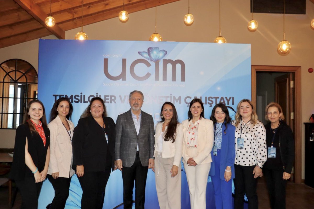 AvGamzeKAPTAN's tweet photo. Ucim Temsilciler ve Yönetim Çalıştayı 🦋 Trabzon 2025 ✨ 

Uzmanlar eşliğinde yeni bilgiler edindik. 
Psikodrama etkinliği ile hem kendimizi hem de ekip arkadaşlarımıza başka pencerelerden tanıdık. 
İyi ki Ucim 🦋@ucimorgtr @SaadetOzkanEfe @yucelceylancom https://t.co/oyPTZZ28wD