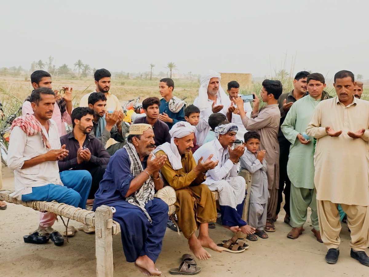 zartajgulwazir's tweet photo. ڈیرہ غازی خان 
 اپنے حلقے میں اپنے لوگوں کے ساتھ 
#NA185 https://t.co/v9e7mcMLe9