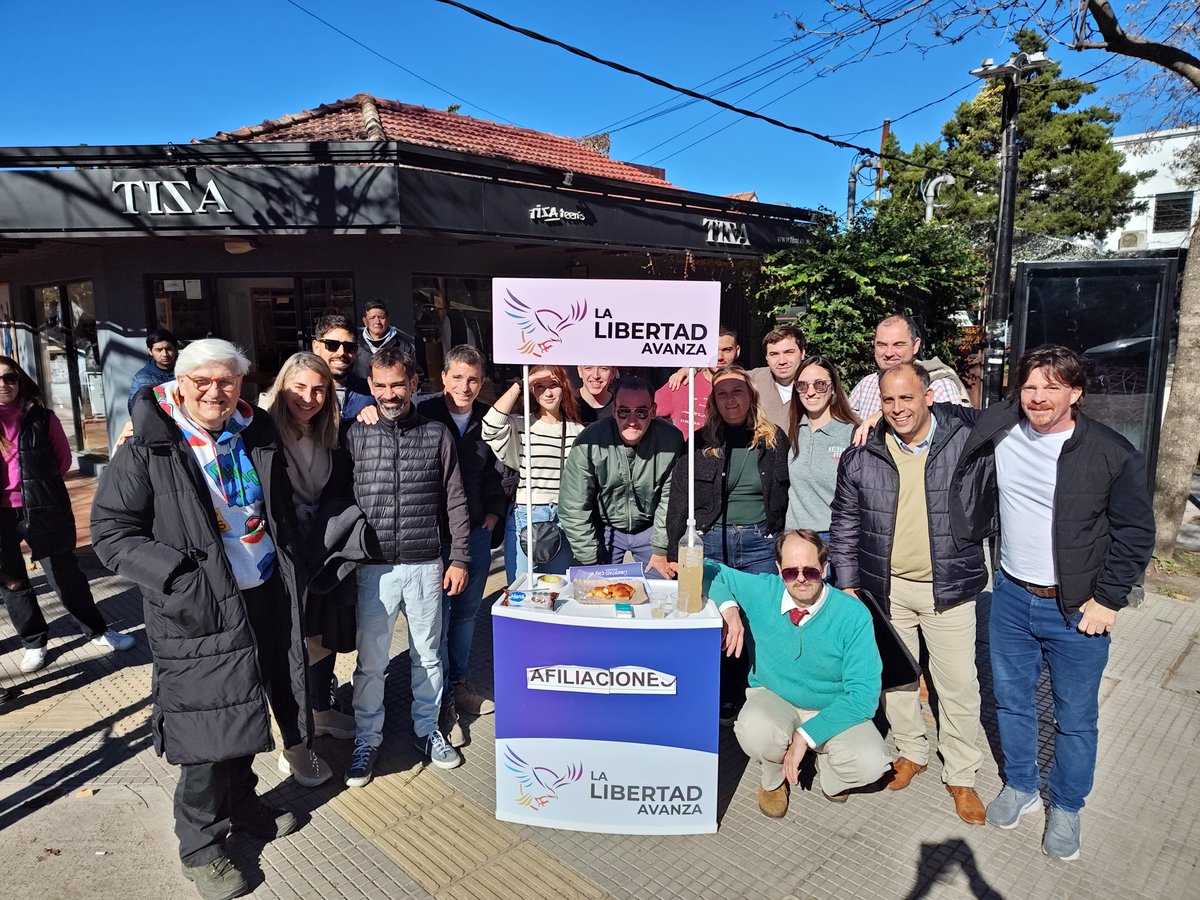 Gran jornada de afiliación en el corazón de City Bell !viva la libertad Carajo! <a href="/JMilei/">Javier Milei</a> <a href="/PatoBullrich/">Patricia Bullrich</a> <a href="/jpabloallan/">Juan Pablo Allan</a> <a href="/JuanesOsaba/">Juanes Osaba</a> <a href="/SolePedernera1/">Sole Pedernera</a> <a href="/Carlos_iibar/">Carlos Ibarra 🇦🇷</a> <a href="/juani_ibar/">🇦🇷 Juani Ibarra 🗽</a>