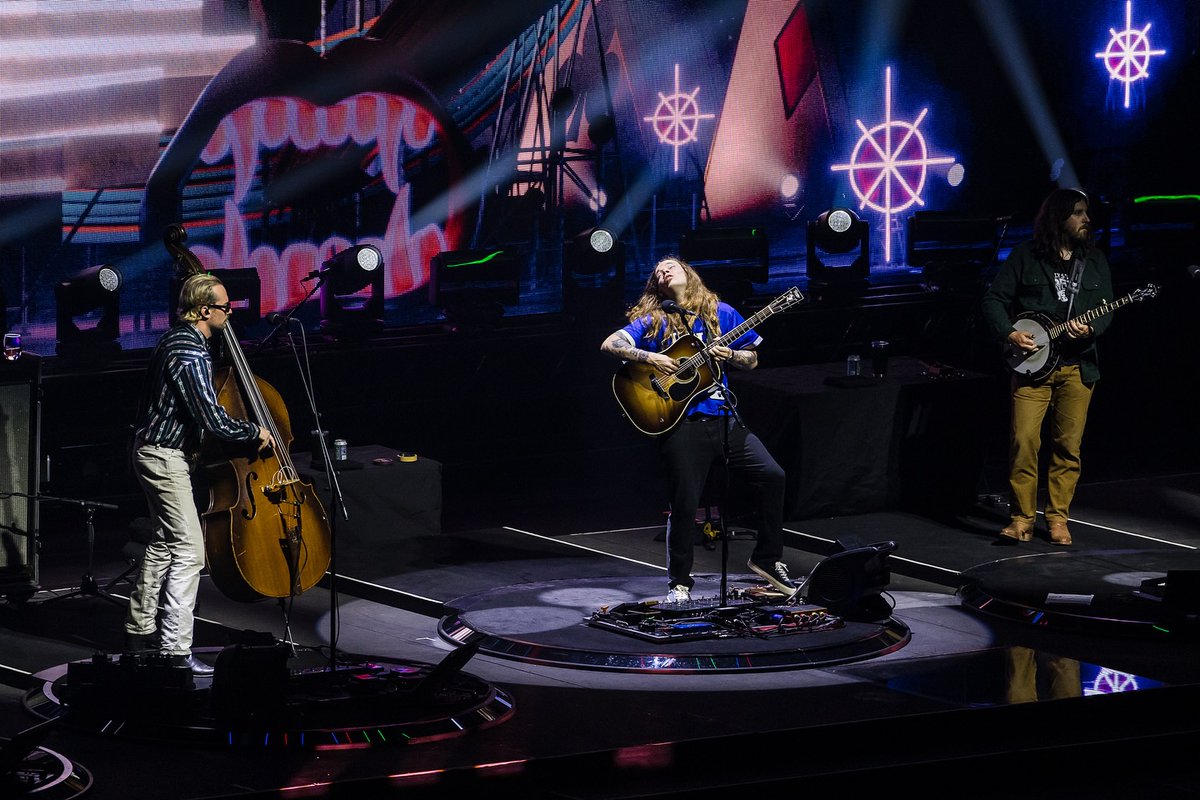 Van Andel Arena (@vanandelarena) on Twitter photo . <a href="/BillyStrings/">Billy Strings</a> Night 2, let’s run it back, #GrandRapids! 🎻🔥
Swipe through for some epic shots from last night 📸 and get hyped for another unforgettable show tonight!
Photos by Jesse Faatz . <a href="/BillyStrings/">Billy Strings</a> Night 2, let’s run it back, #GrandRapids! 🎻🔥
Swipe through for some epic shots from last night 📸 and get hyped for another unforgettable show tonight!
Photos by Jesse Faatz