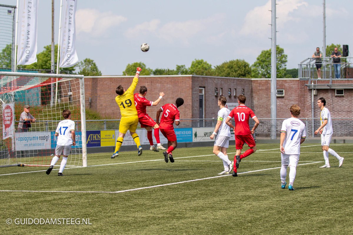 guidodamsteegnl's tweet image. Vandaag de bekerfinale tussen ZOB O23-1 en ADO’20 O23-1 gefotografeerd 📸☀️ Het werd 0-6 voor het team uit Heemskerk. 

Wedstrijdfoto’s bekijk je hier: guidodamsteeg.nl/31-mei-2023-be…

#heemskerk #zuidoostbeemster #zob #ado20

@HAVoetbal @NHSport_ @NHNieuws @ado20