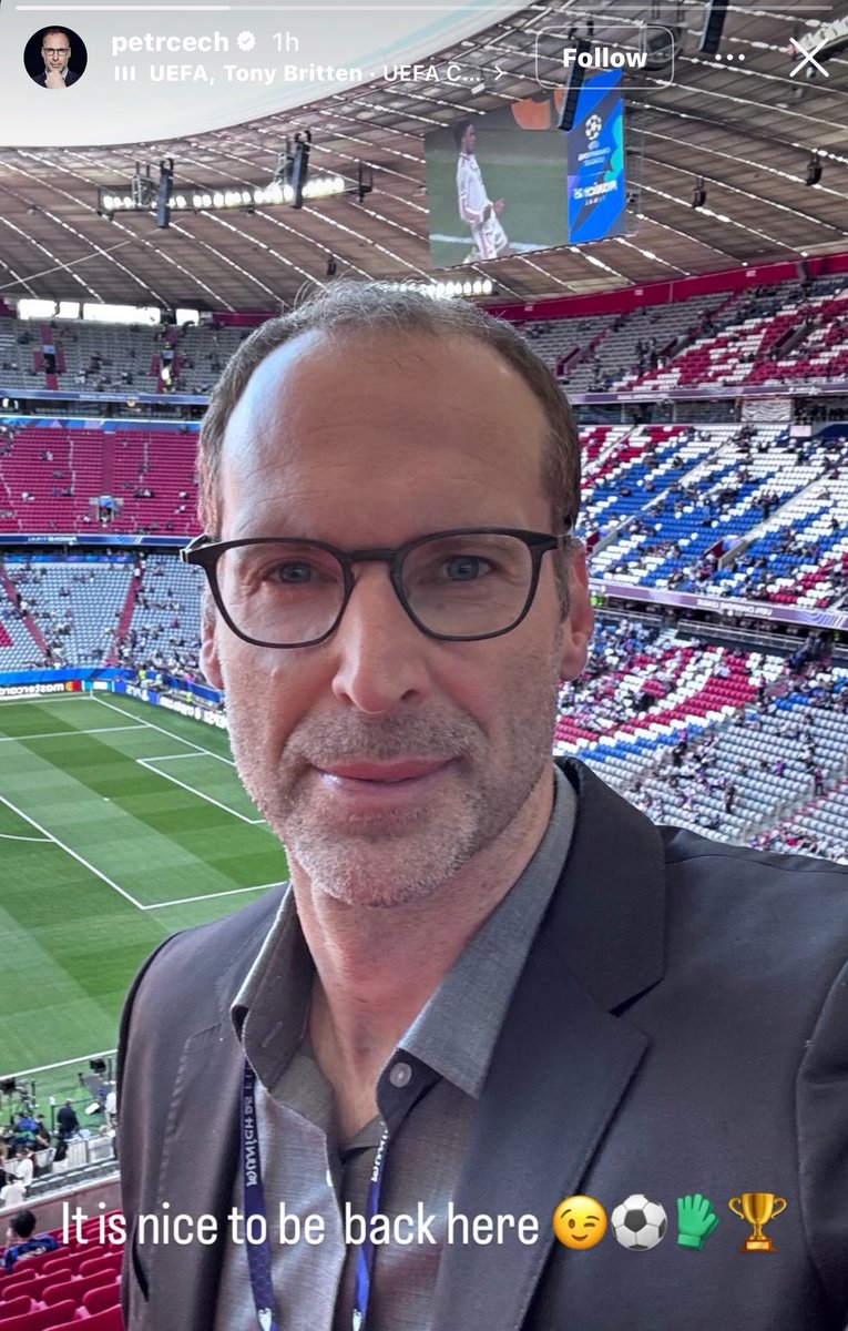 CJHCFC1994's tweet photo. Petr Cech taking in familiar surroundings. 😎🏆💙 #Munich2012 #Chelsea https://t.co/KDc0RGoUwr