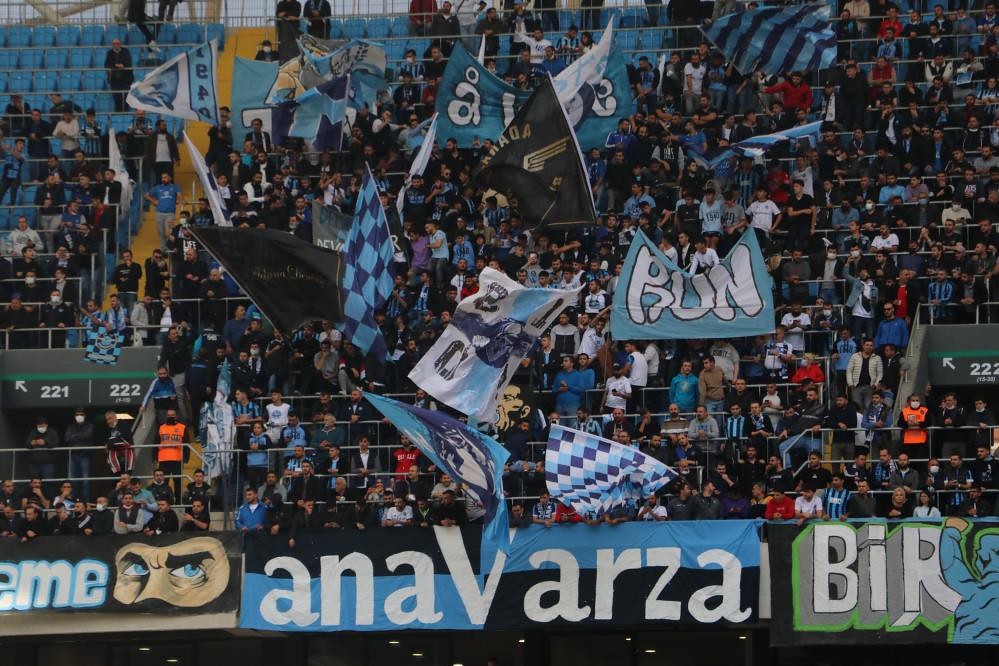 Sezon bitti. Futbolcularımızın ve kulüp personelimizin emeklerine sağlık. Varsa hakkımız, sonuna kadar helaldir.
⚡
<a href="/MuratSancakMt/">Murat Sancak</a> ve <a href="/metinkorkmaz404/">Metin Korkmaz</a> içerideki işleriniz ne zaman biter? Sizden sonra ayağa kaldırma mücadelesi vereceğimiz bir takımımız var bizim.
#DemirsporBizim